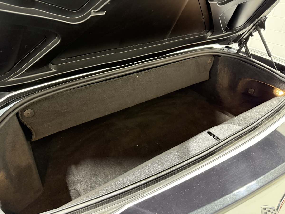 2019 Chevrolet Corvette Stingray 2LT photo 2