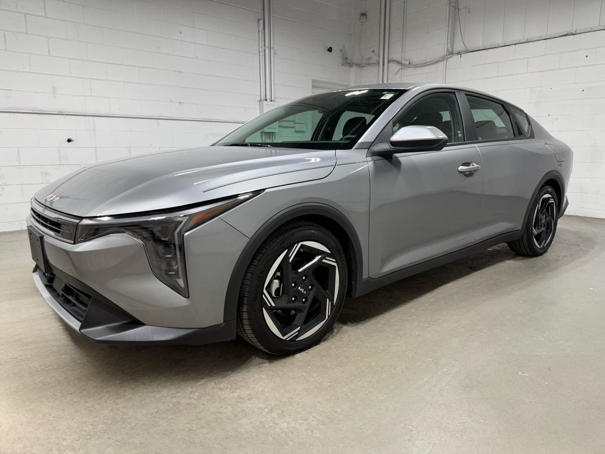 2025 Kia K4 EX AT's photo
