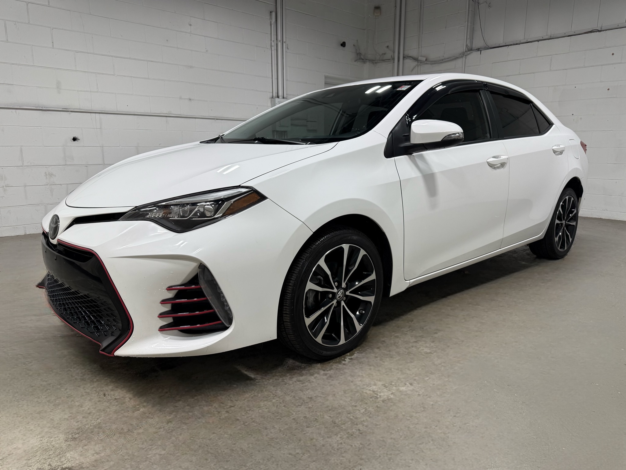 2017 Toyota Corolla SE's photo