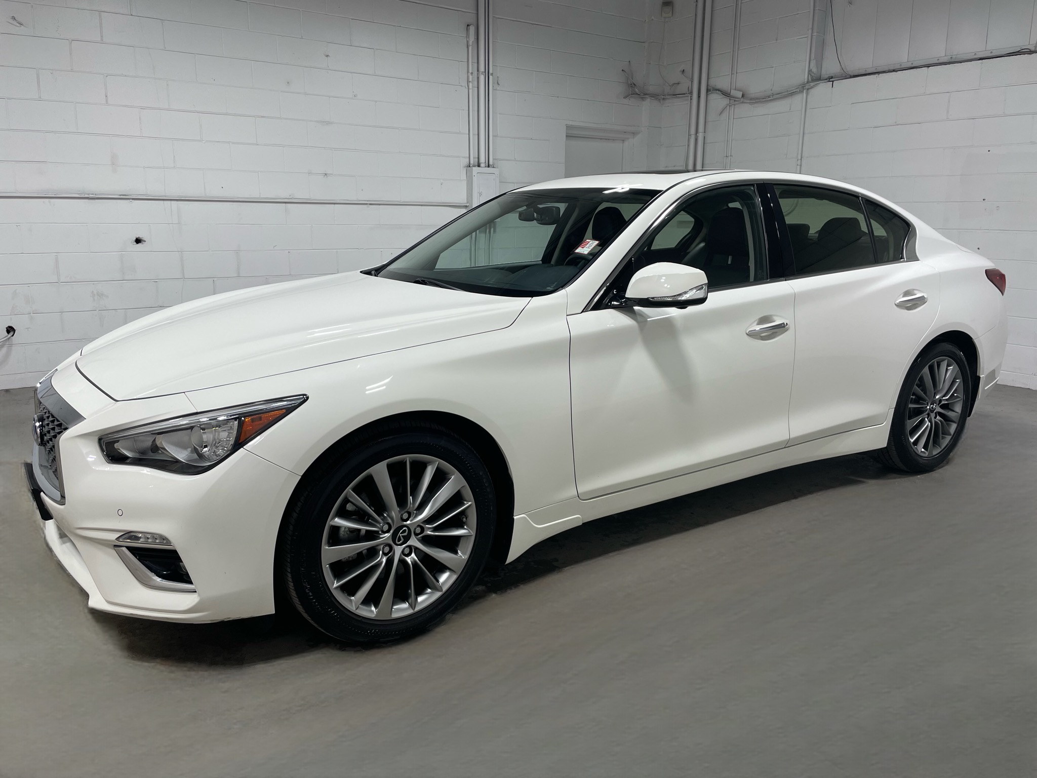2023 INFINITI Q50 LUXE