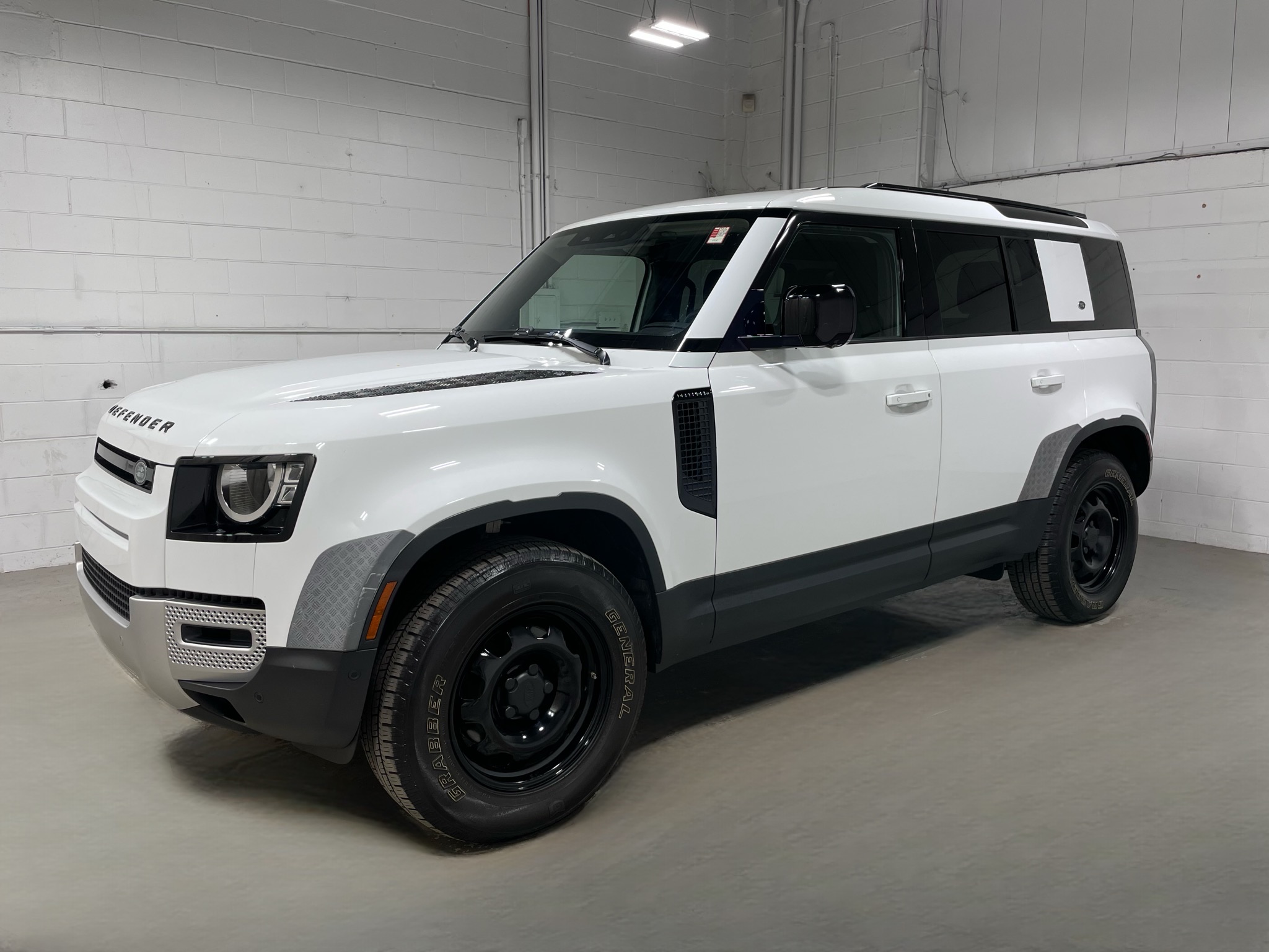 2020 Land Rover Defender 110       ONE OWNER 