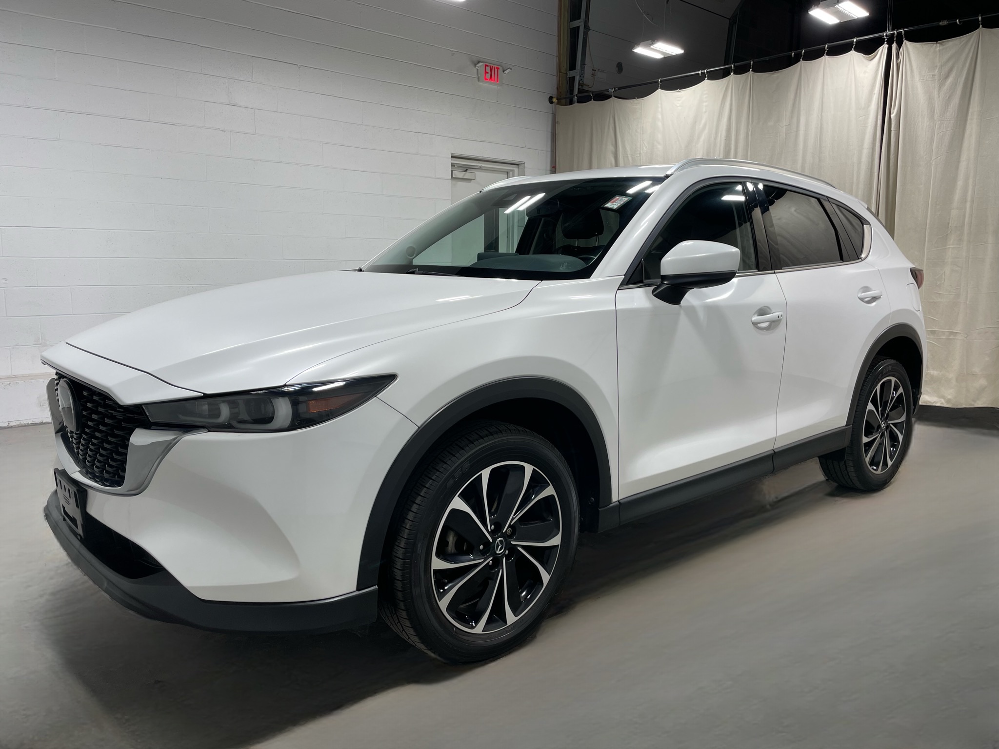 2023 Mazda CX-5 2.5 S Premium Package  ONLY 21k MILES!