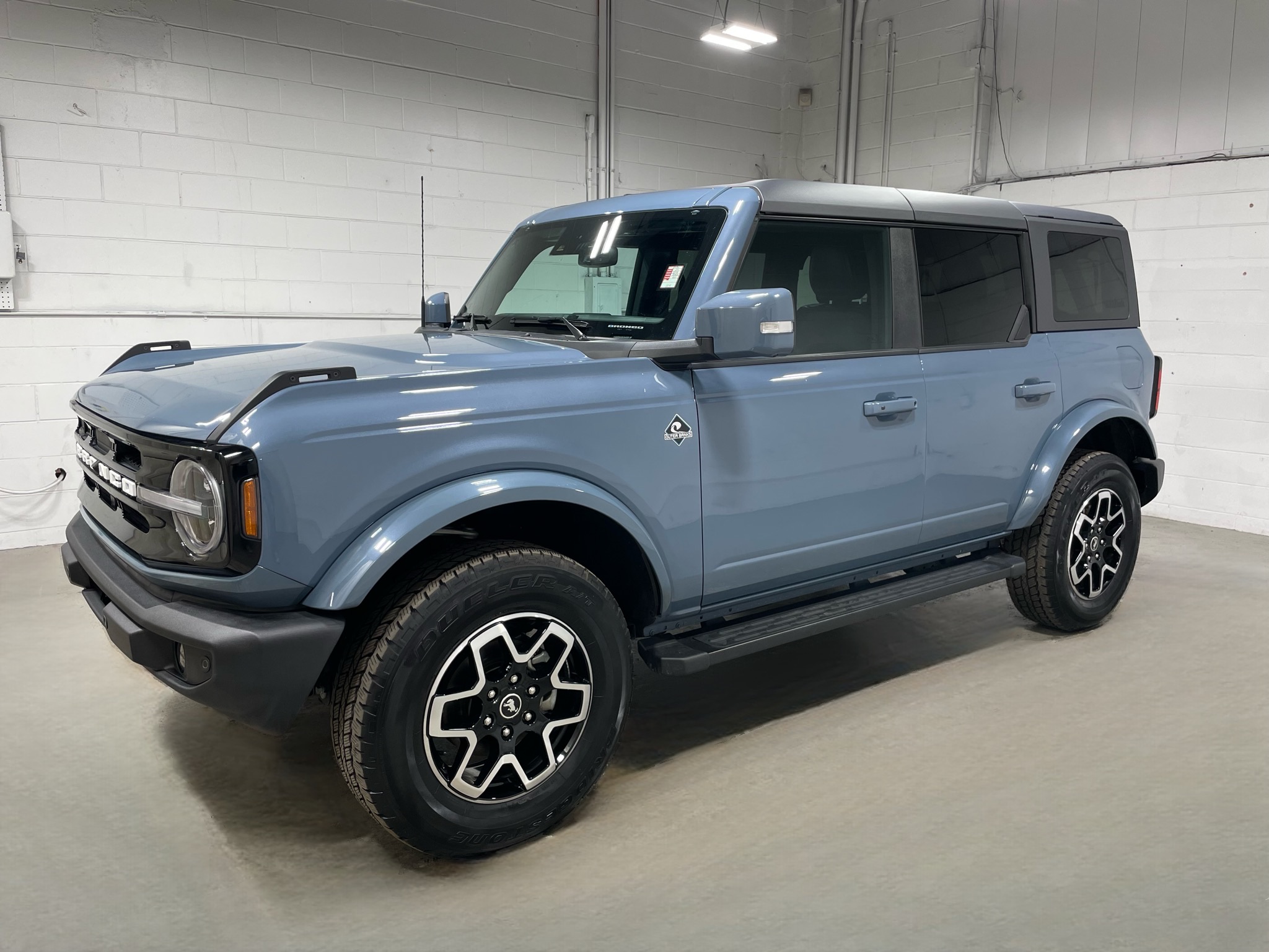 2024 Ford Bronco Outer Banks HIGH/LUX in Azure Gray Metallic