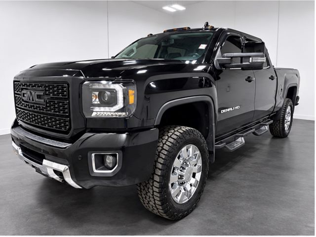 2015 GMC Sierra 2500HD Denali Crew Cab SB 4WD