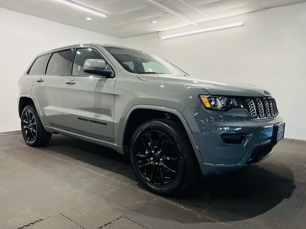 2020 Jeep Grand Cherokee Altitude SUNROOF