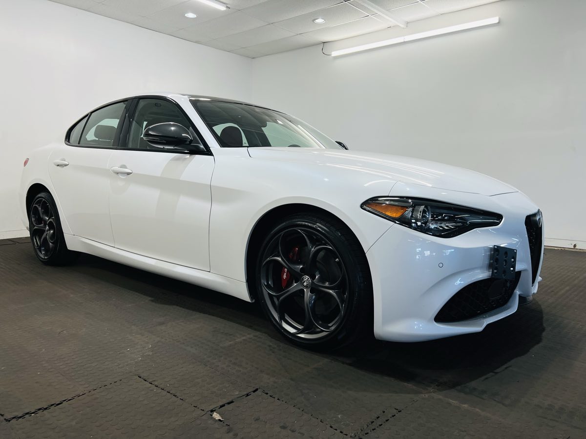 2018 Alfa Romeo Giulia Ti Sport  PERFORMANCE PACKAGE