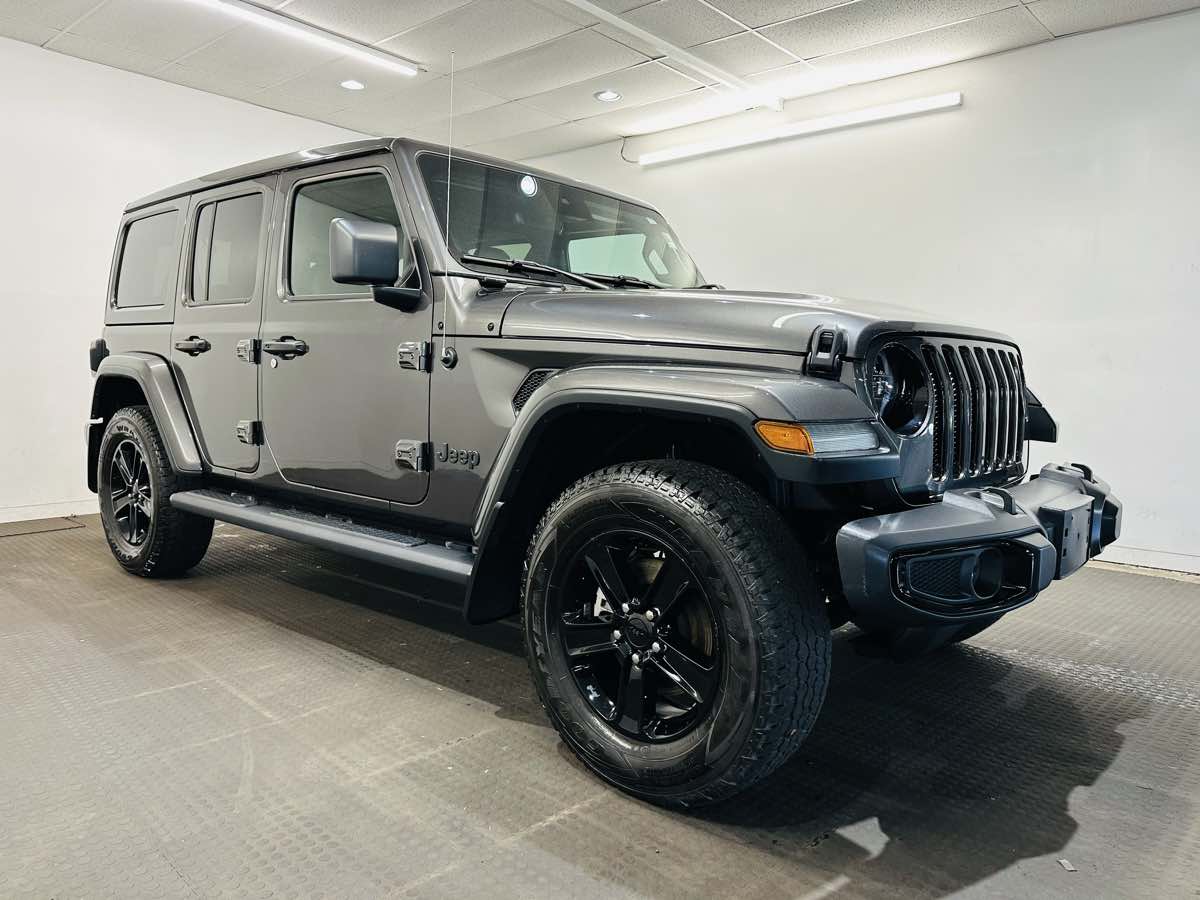 2020 Jeep Wrangler Unlimited Sahara Altitude SKYROOF E-Torque with 19k options!