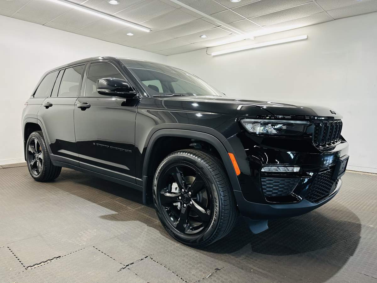 2023 Jeep Grand Cherokee Limited New Body, Tow Package, Black Package