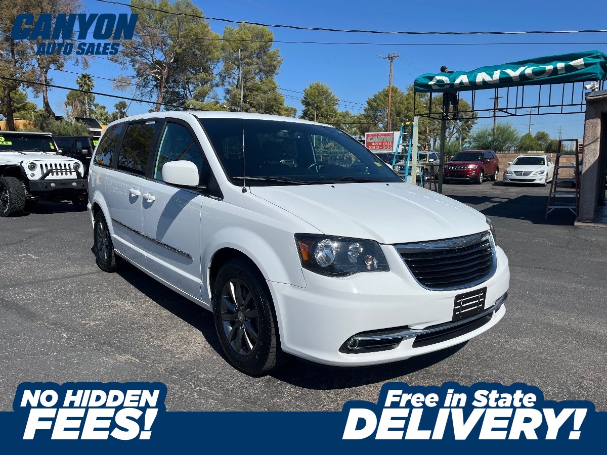 2015 Chrysler Town & Country S