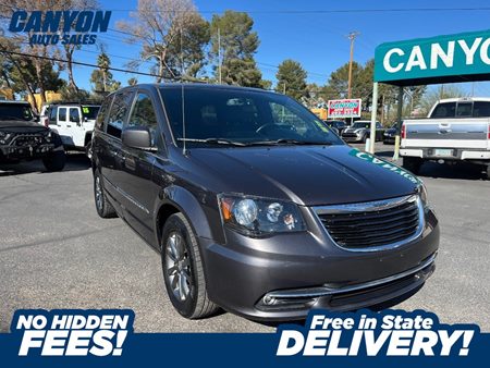 2016 Chrysler Town & Country S