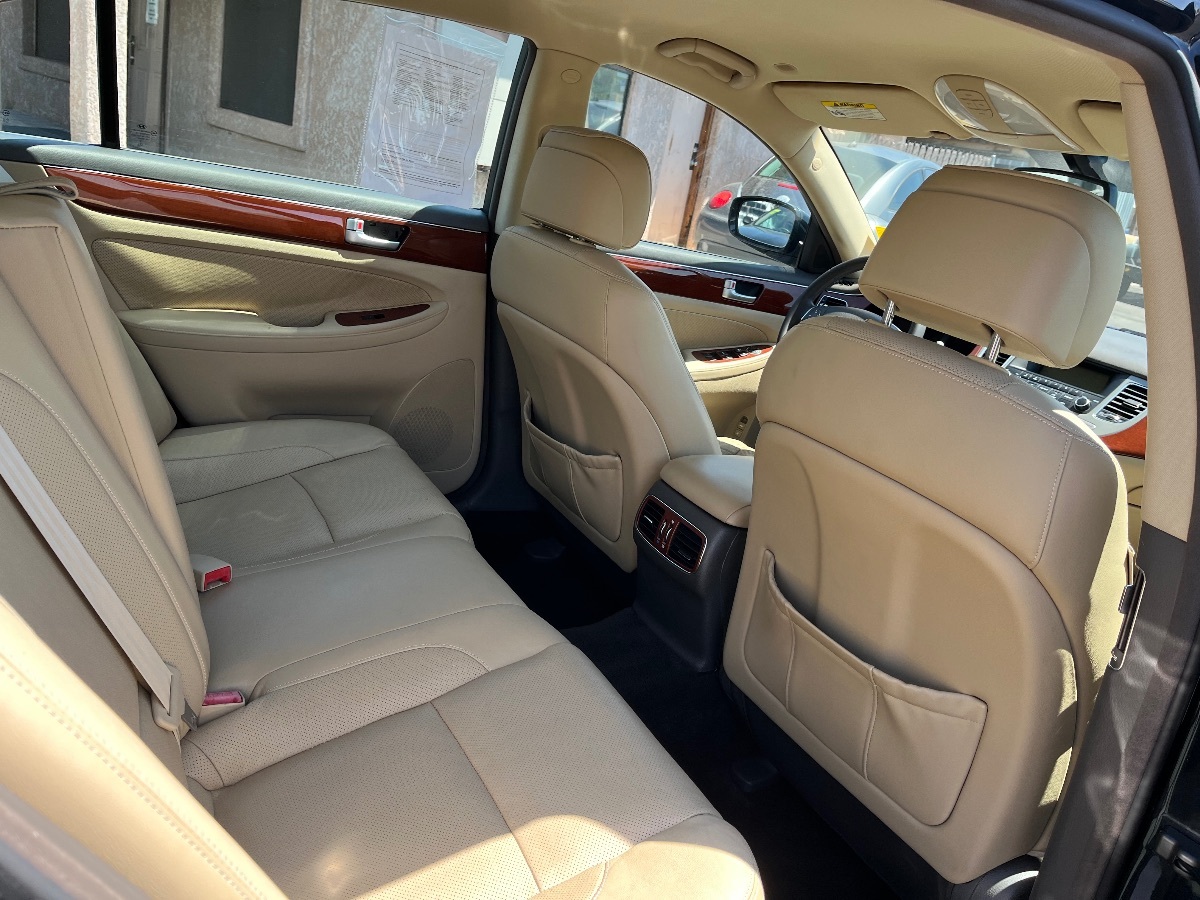 2013 Hyundai Genesis Premium 3.8 5.0 R-Spec photo 30