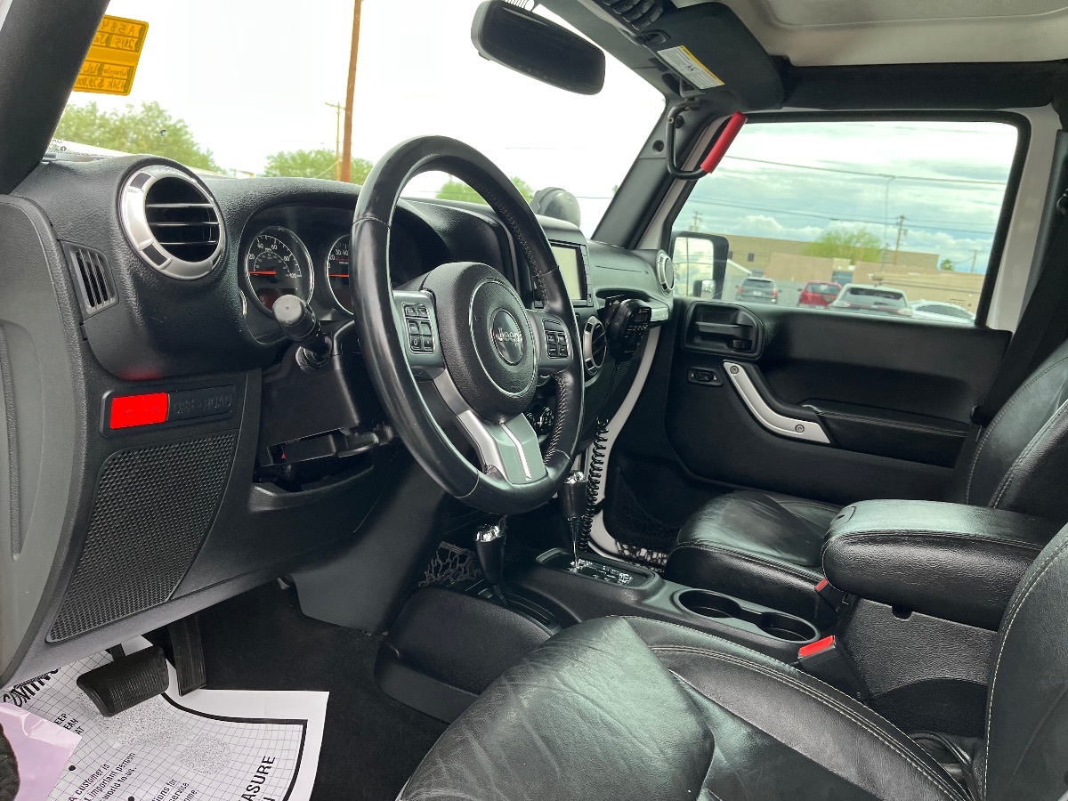 2015 Jeep Wrangler Unlimited Rubicon Hard Rock photo 24