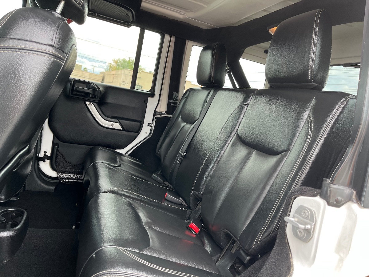 2015 Jeep Wrangler Unlimited Rubicon Hard Rock photo 28