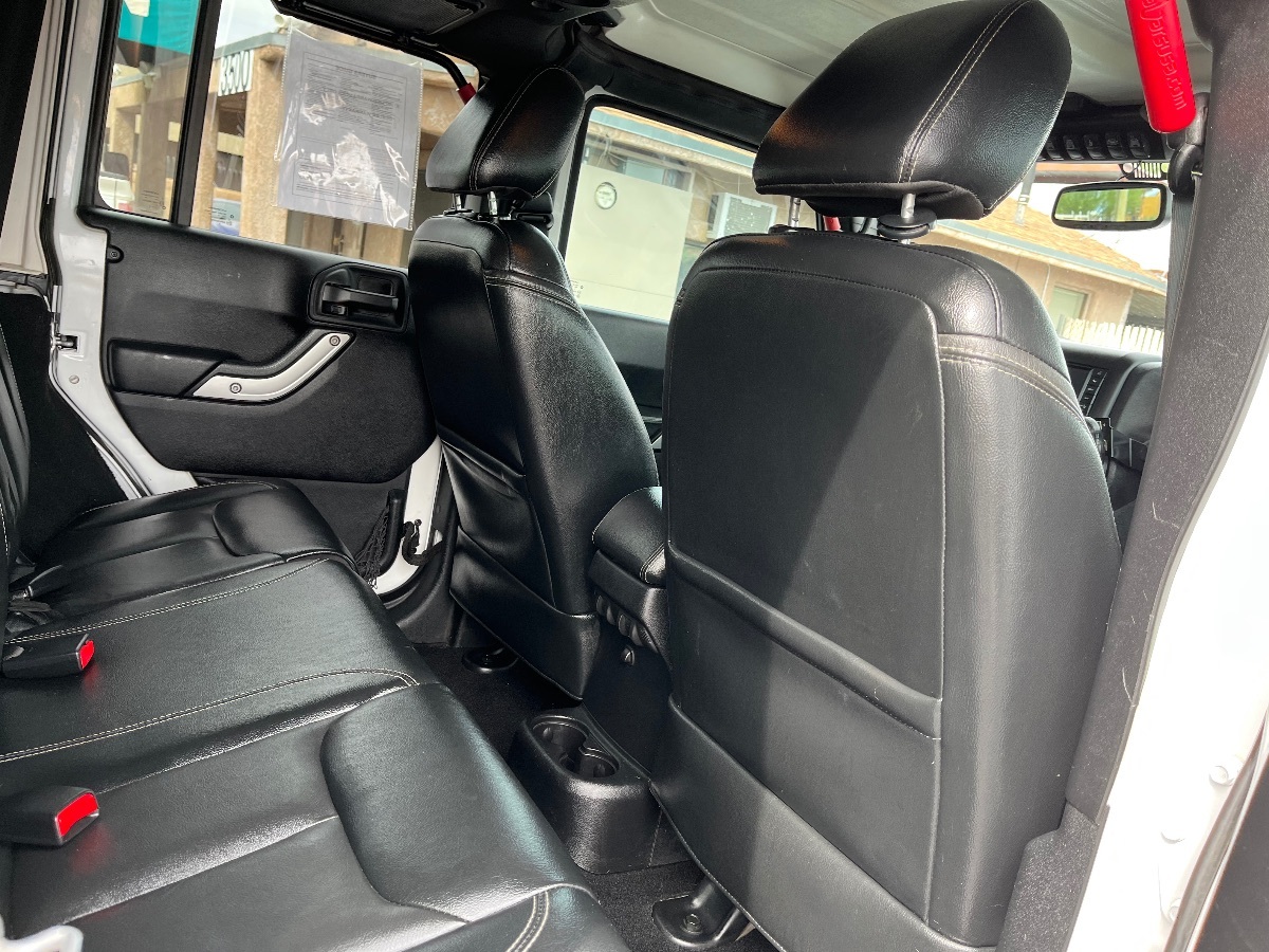 2015 Jeep Wrangler Unlimited Rubicon Hard Rock photo 31