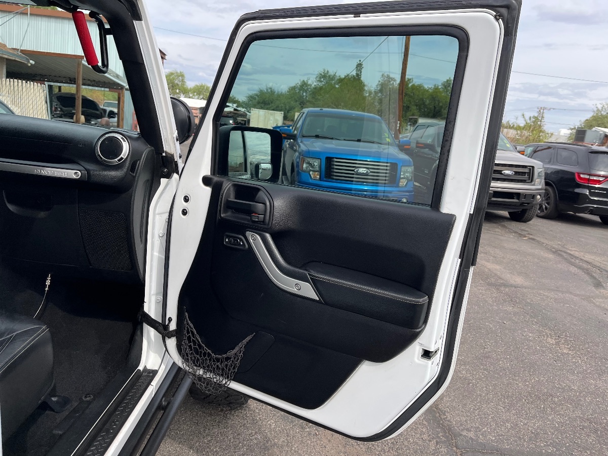2015 Jeep Wrangler Unlimited Rubicon Hard Rock photo 35