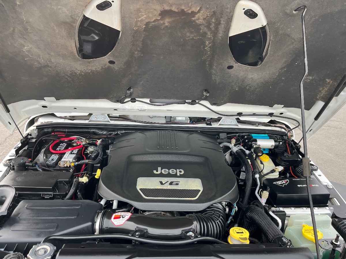 2015 Jeep Wrangler Unlimited Rubicon Hard Rock photo 36