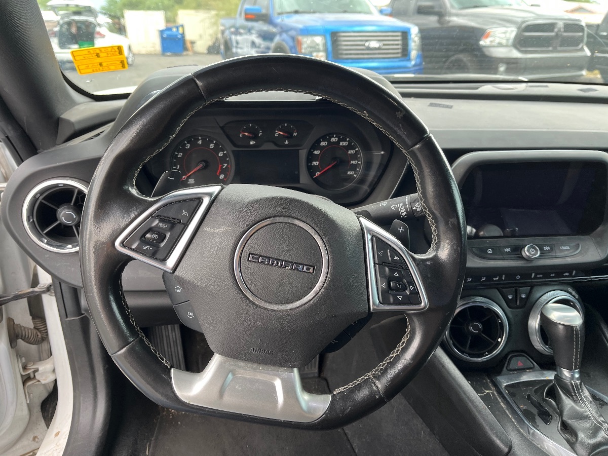2019 Chevrolet Camaro 1LT RS photo 10