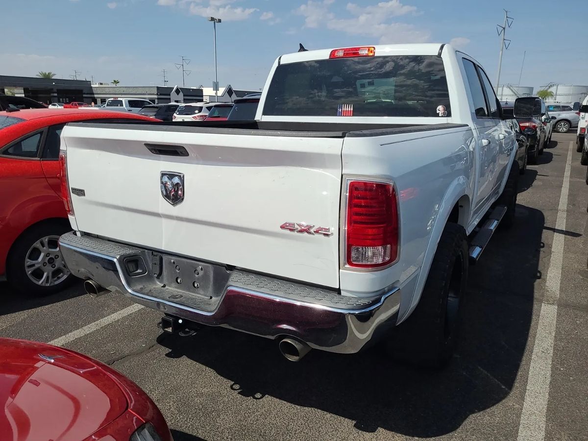 2014 Ram 1500 Laramie photo 4