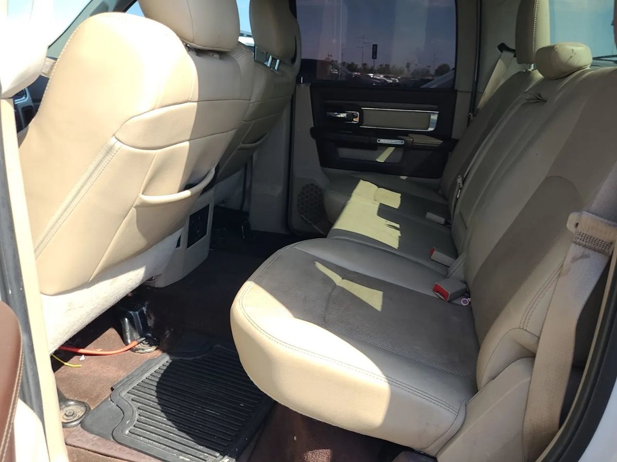2014 Ram 1500 Laramie photo 9