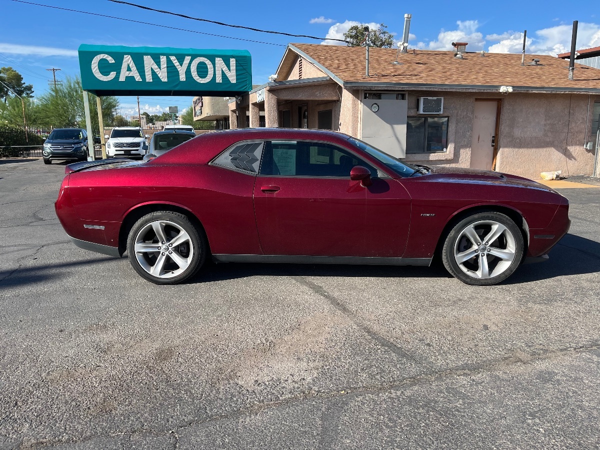 2018 Dodge Challenger R/T photo 2