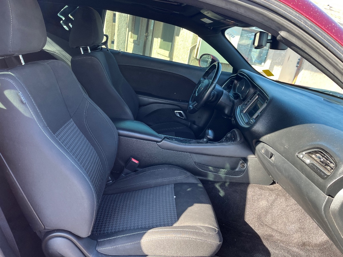 2018 Dodge Challenger R/T photo 14