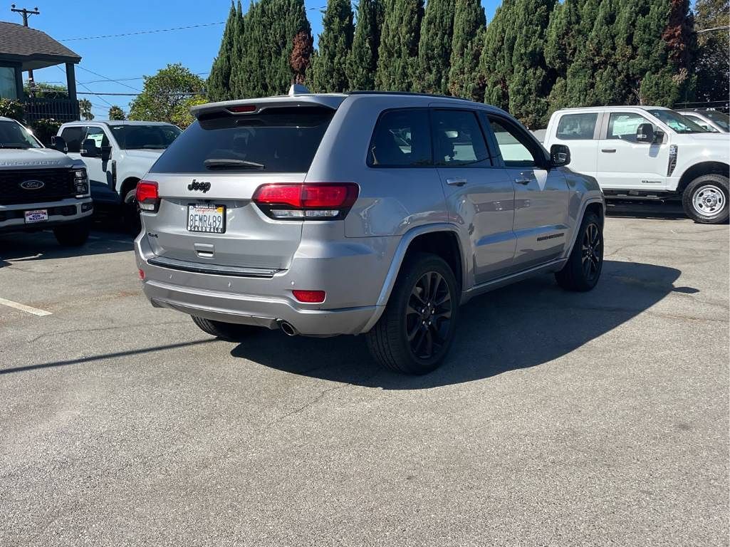 2018 Jeep Grand Cherokee Altitude photo 5