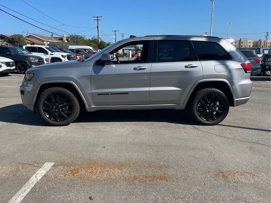 2018 Jeep Grand Cherokee Altitude photo 9