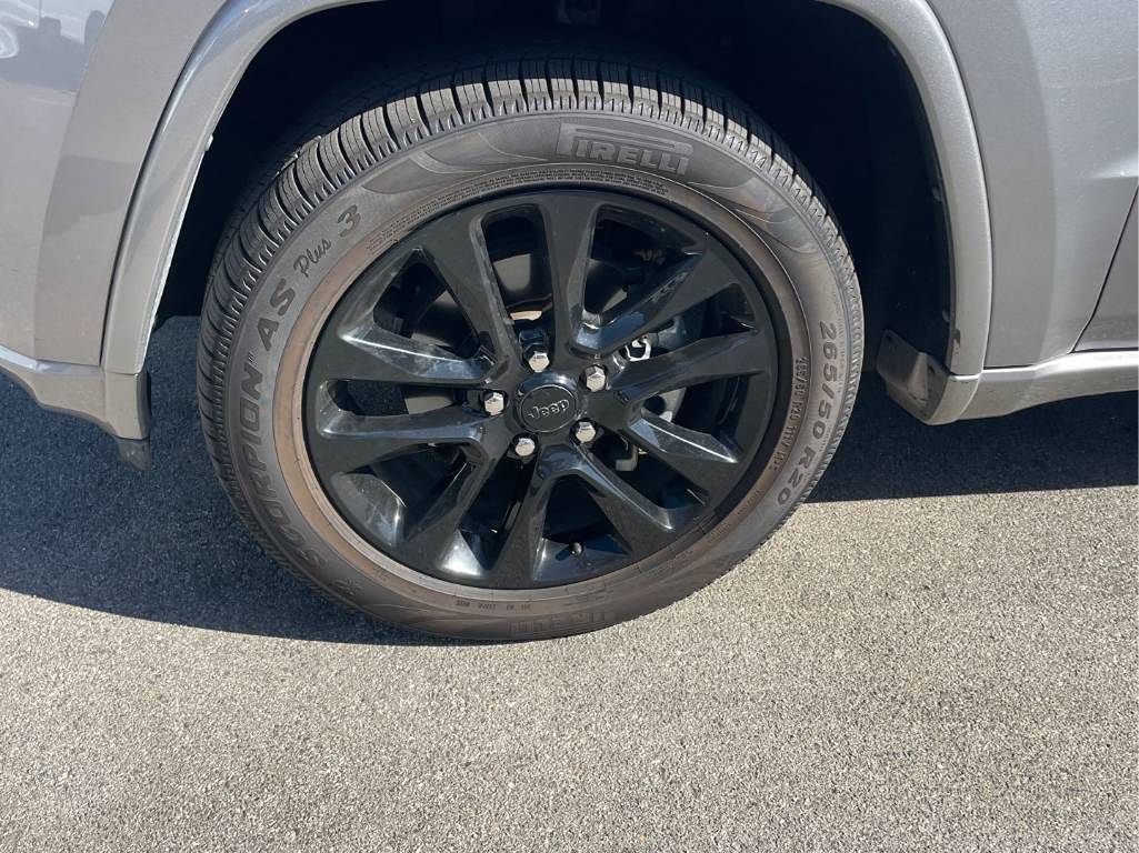 2018 Jeep Grand Cherokee Altitude photo 14