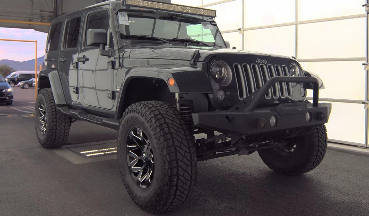 2016 Jeep Wrangler Unlimited Sahara photo 4
