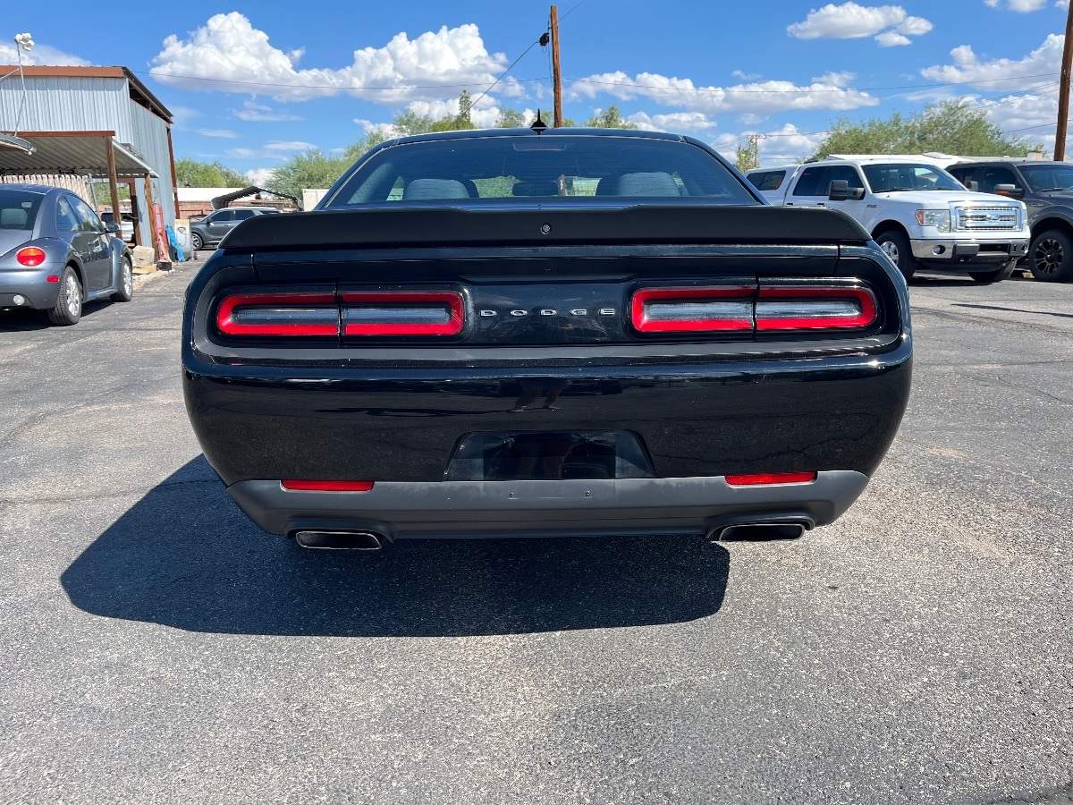 2017 Dodge Challenger R/T photo 5