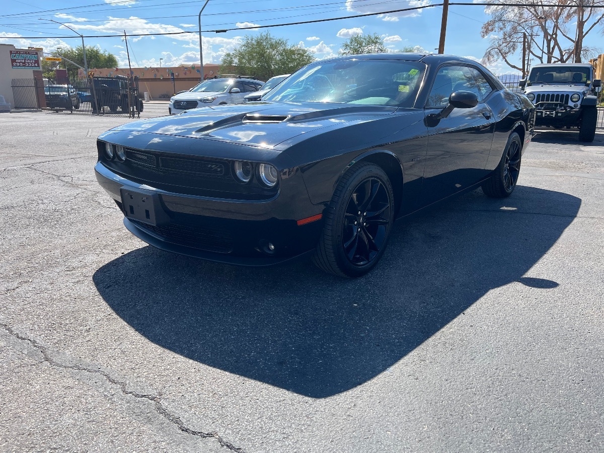 2017 Dodge Challenger R/T photo 10