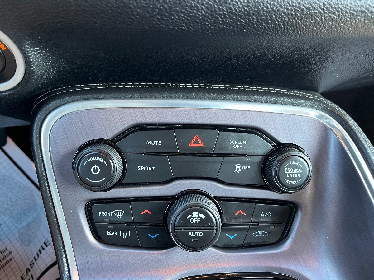 2017 Dodge Challenger R/T photo 13