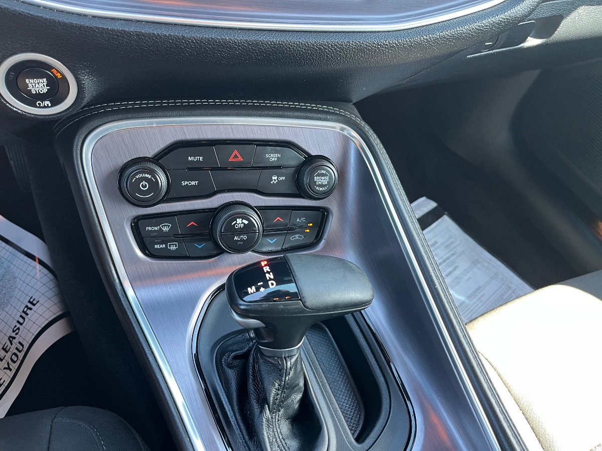 2017 Dodge Challenger R/T photo 14