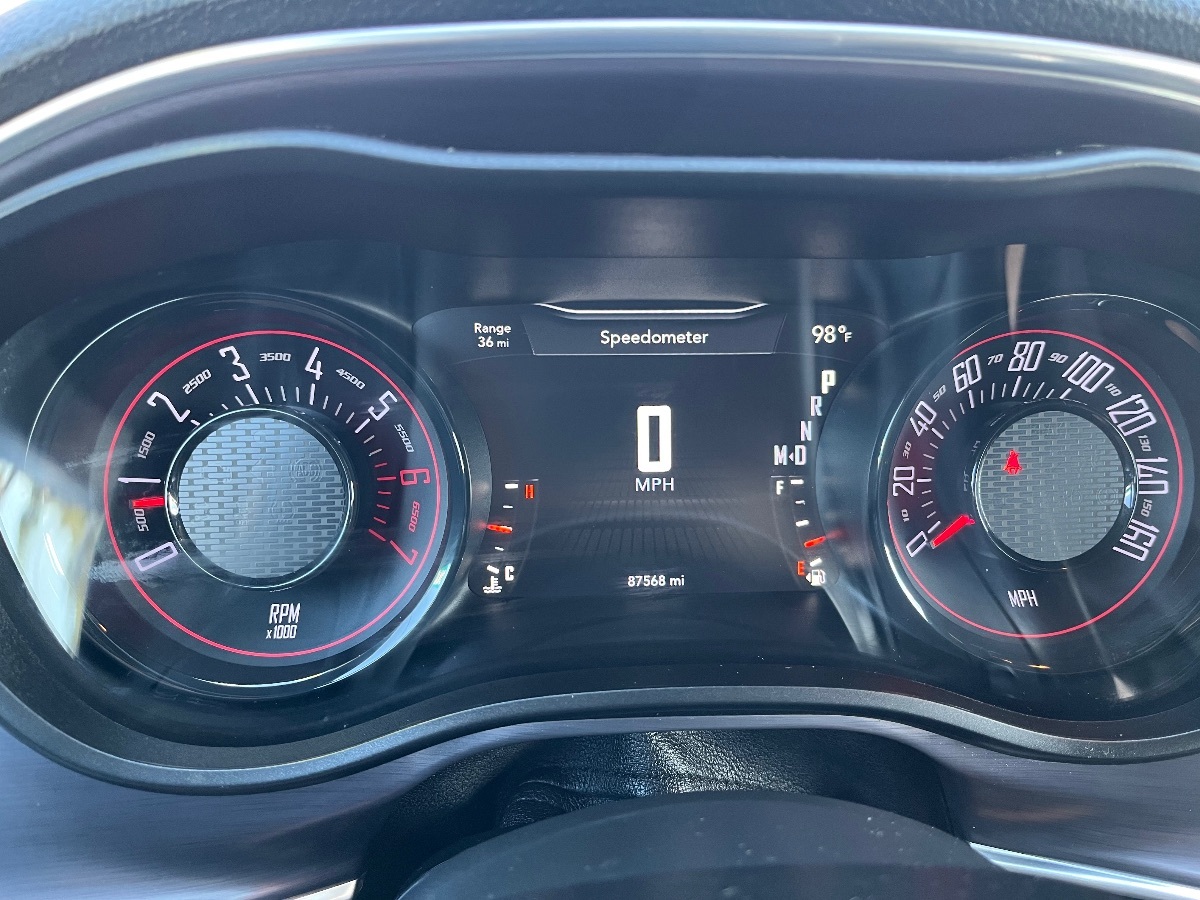 2017 Dodge Challenger R/T photo 19