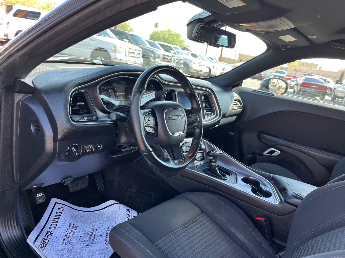 2017 Dodge Challenger R/T photo 22