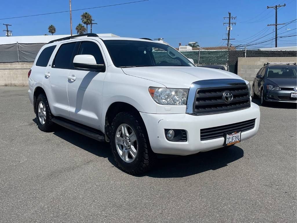 2013 Toyota Sequoia SR5 photo 3