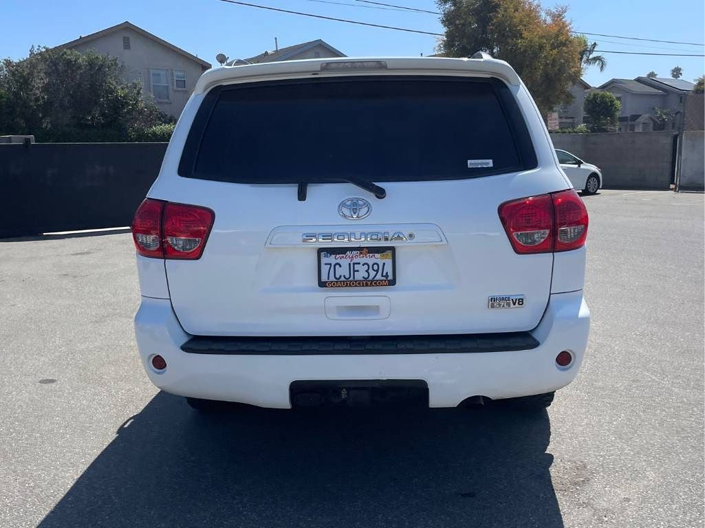 2013 Toyota Sequoia SR5 photo 6