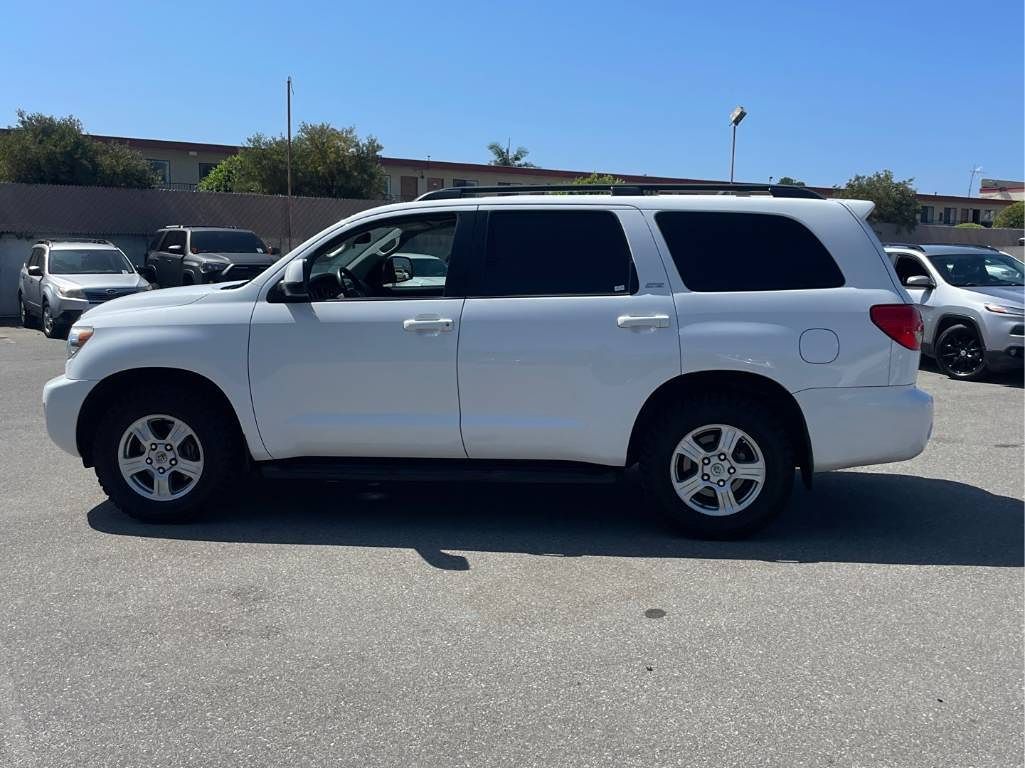 2013 Toyota Sequoia SR5 photo 8