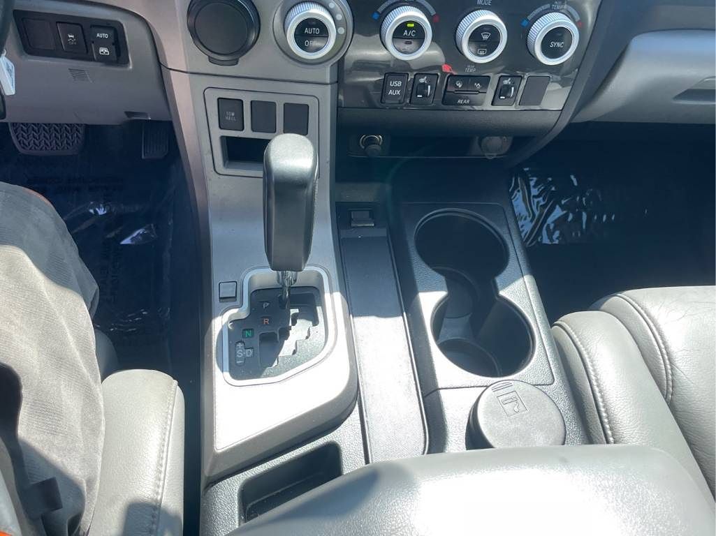 2013 Toyota Sequoia SR5 photo 13