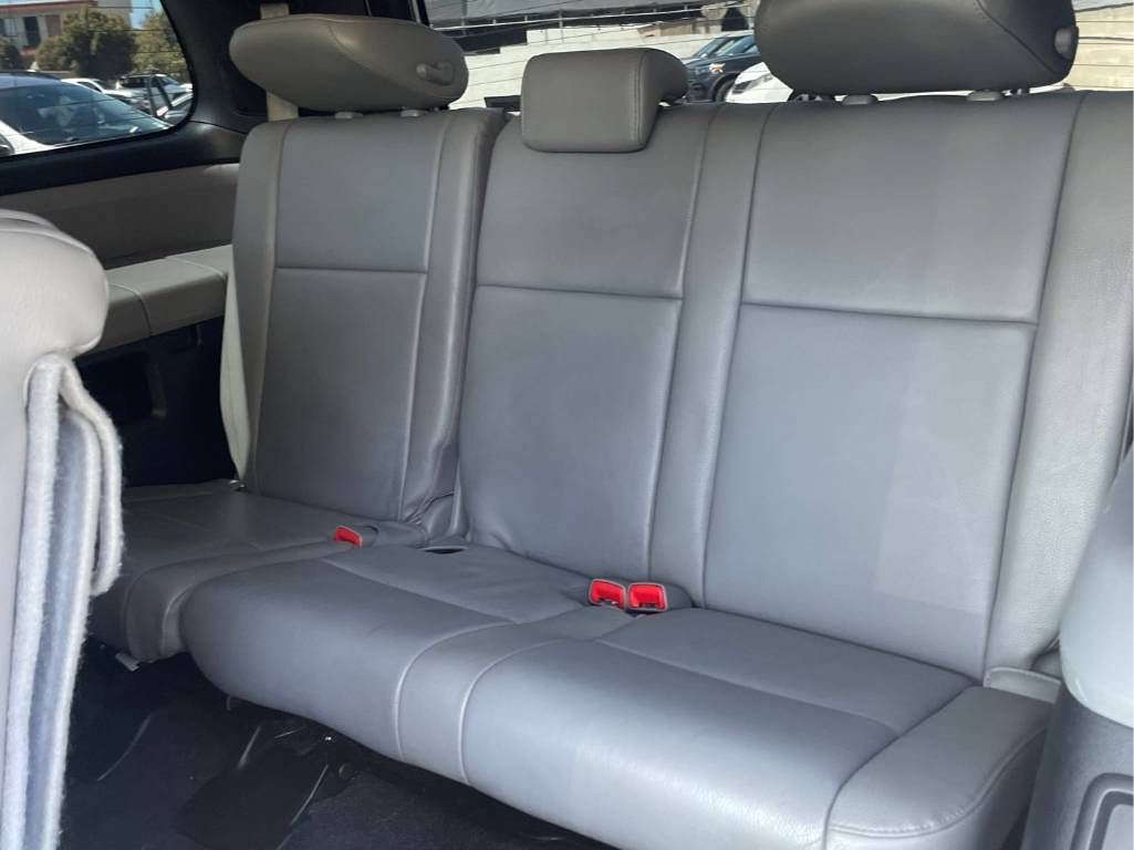 2013 Toyota Sequoia SR5 photo 20
