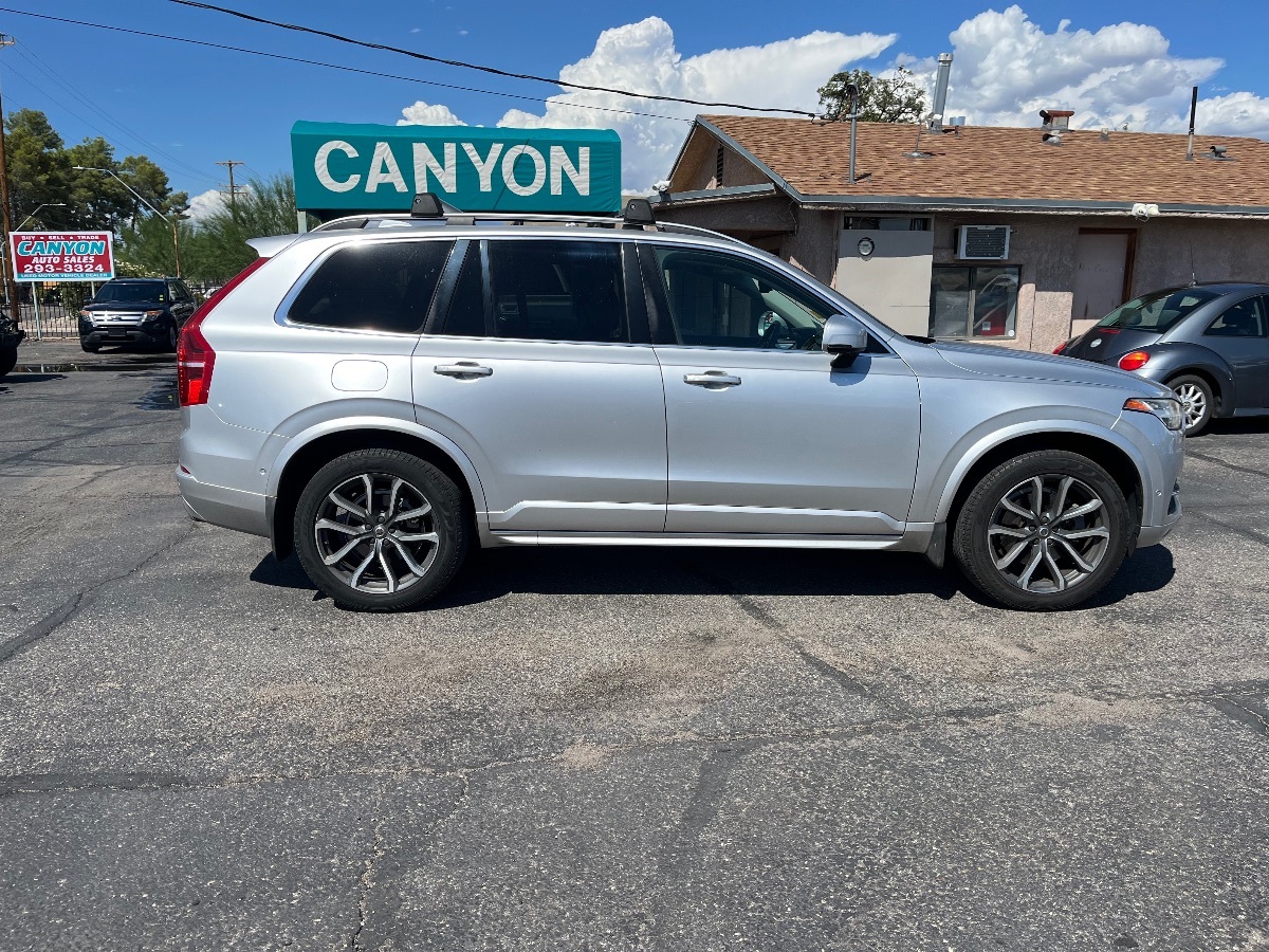 2016 Volvo XC90 T6 Momentum photo 2