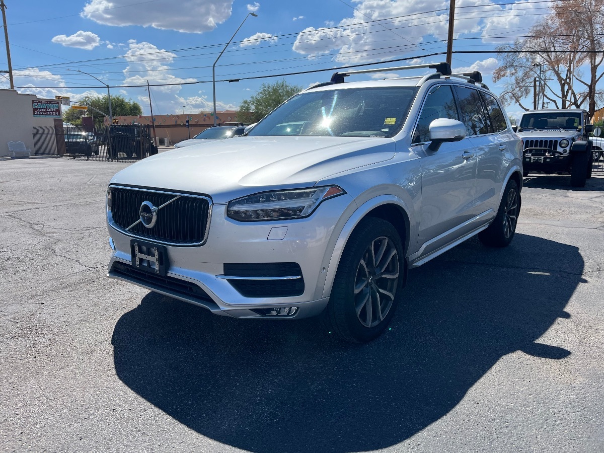 2016 Volvo XC90 T6 Momentum photo 7