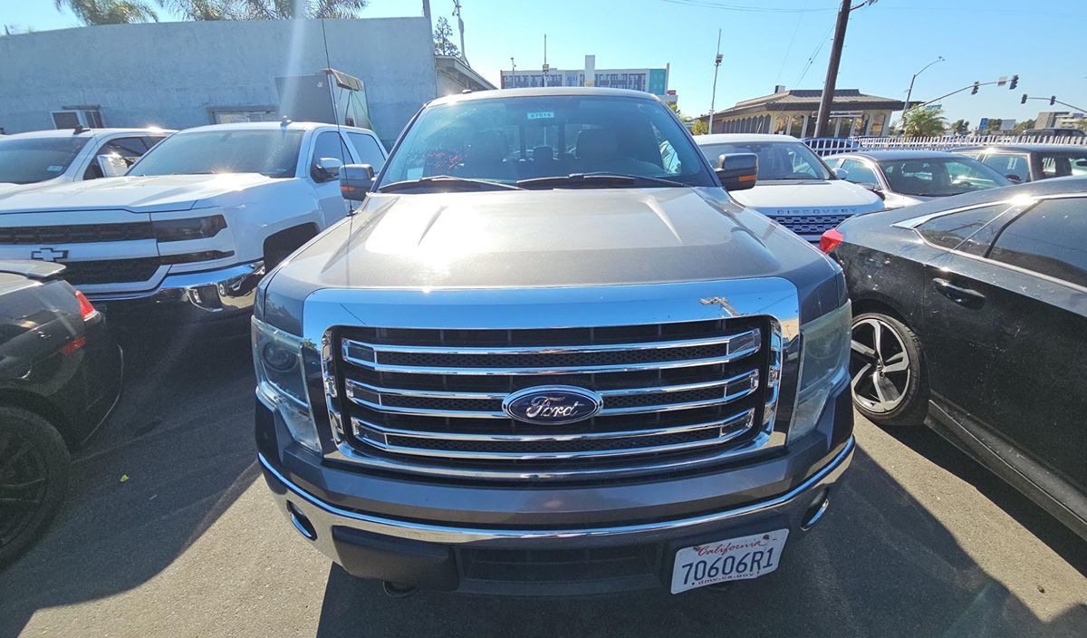 2014 Ford F-150 Lariat photo 2