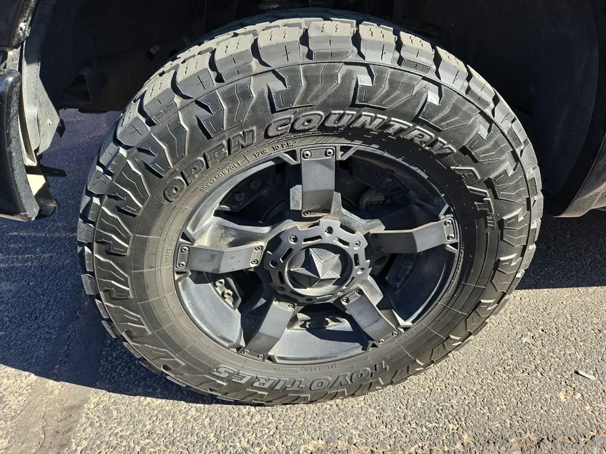 2015 Ford F-150 Platinum photo 12