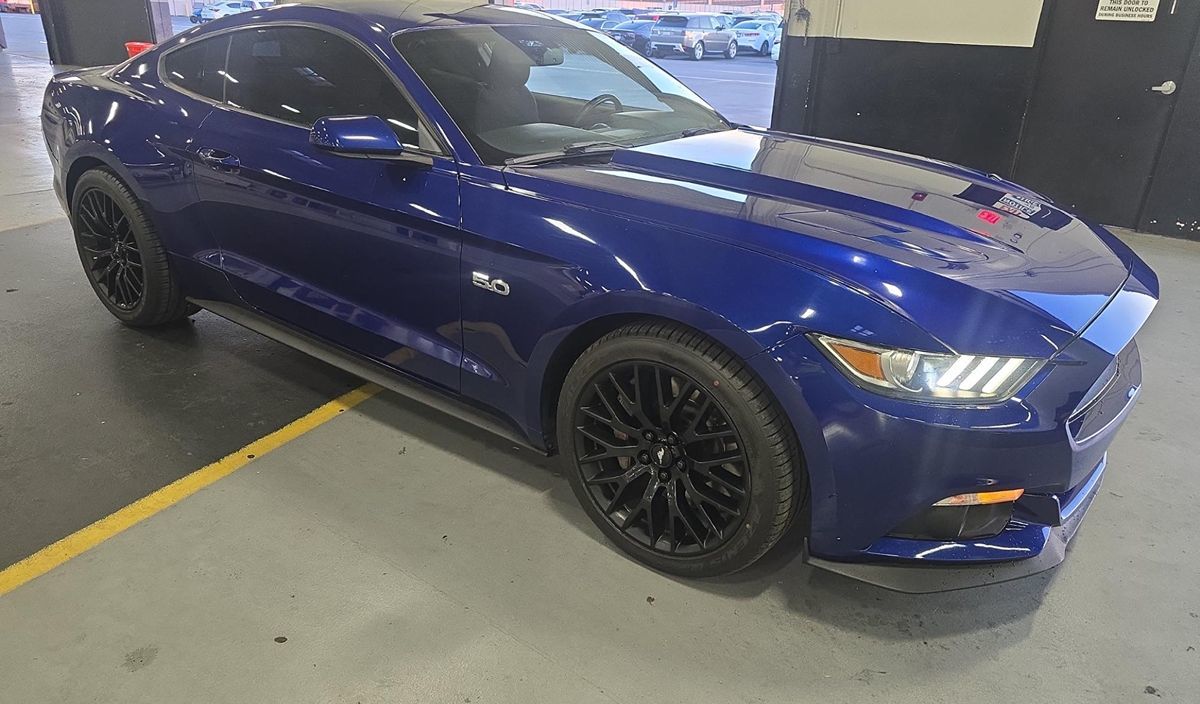 2015 Ford Mustang GT photo 3