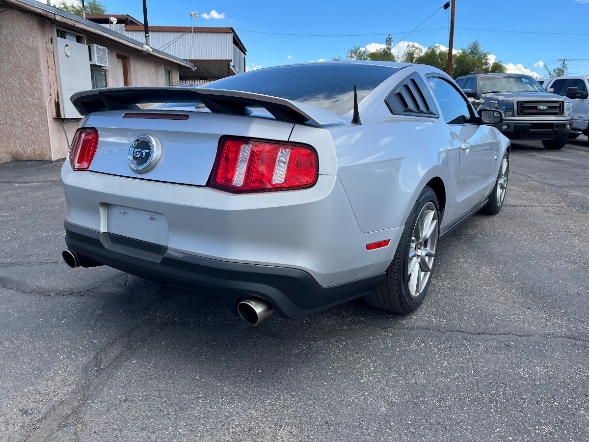 2012 Ford Mustang GT Premium photo 3