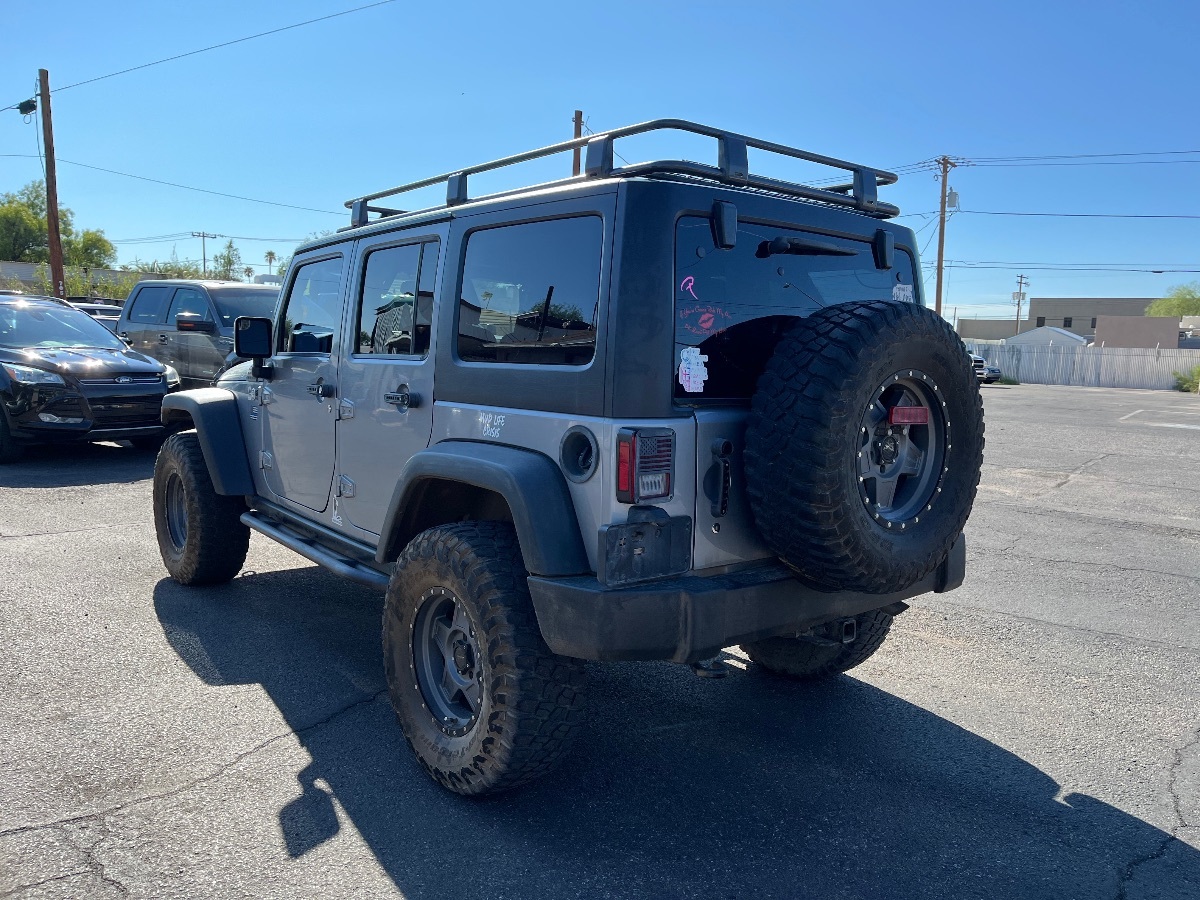 2015 Jeep Wrangler Unlimited Rubicon photo 5