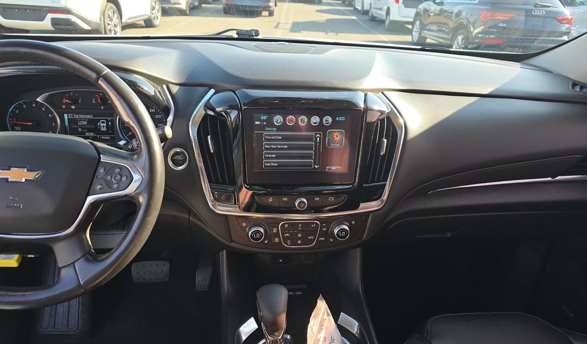 2018 Chevrolet Traverse Premier photo 11