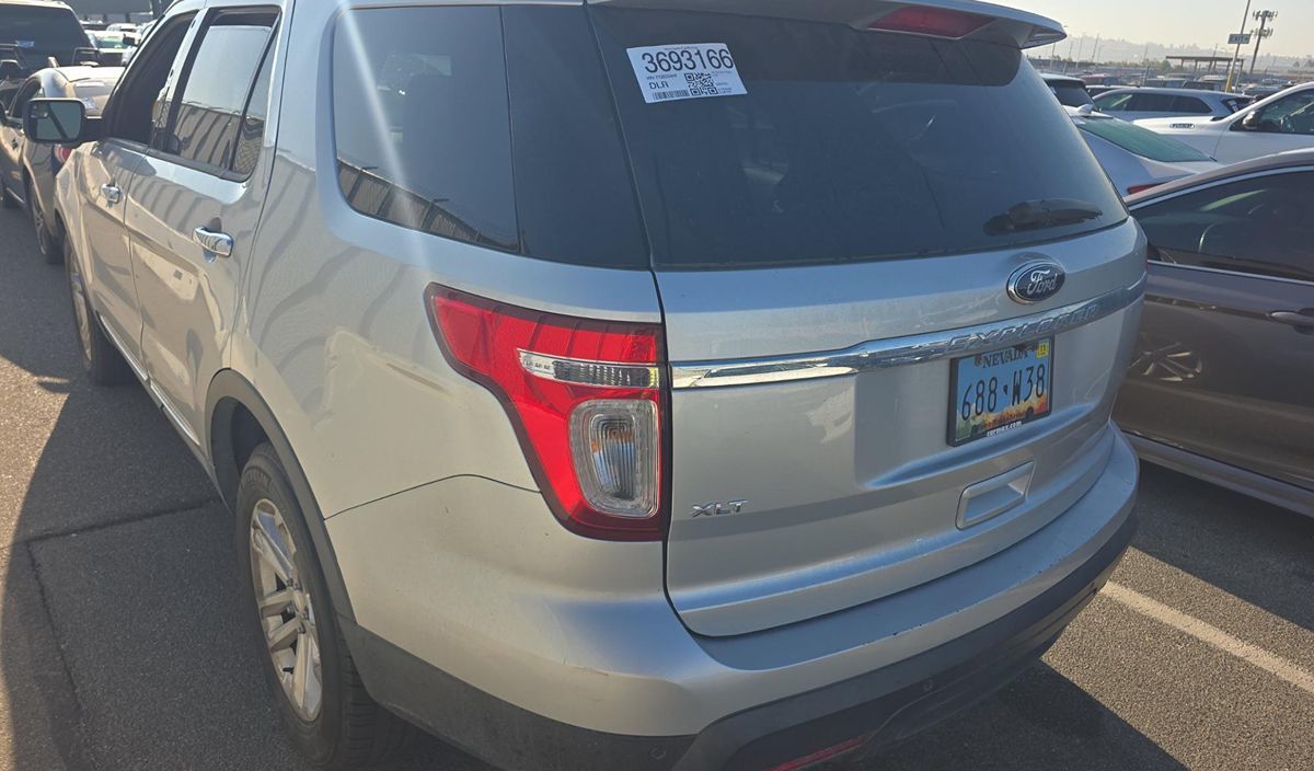 2015 Ford Explorer XLT photo 5