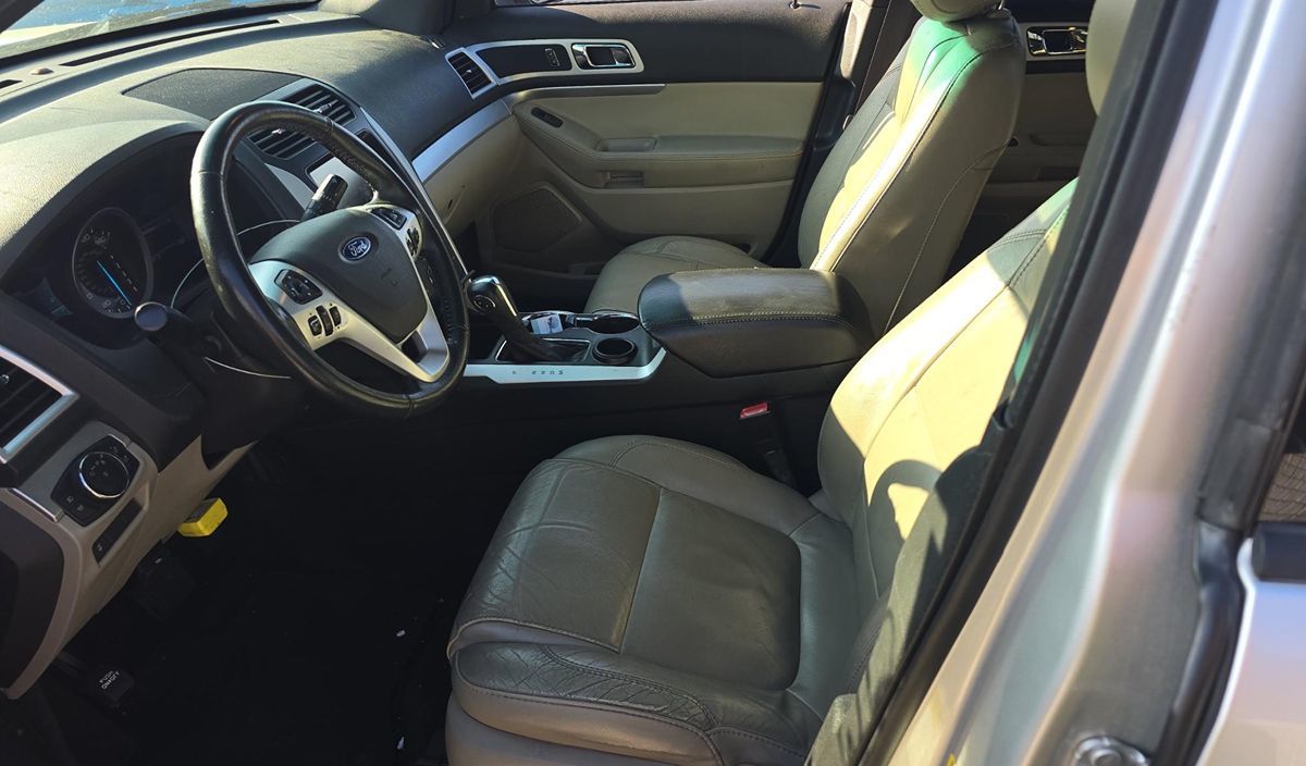 2015 Ford Explorer XLT photo 6